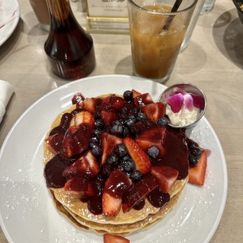 SweetDiner - Berry Blast Pancake - Diners Near Me - Milwaukee, Wisconsin