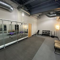 Phoenix Sports + Spinal Medicine - Workout Area