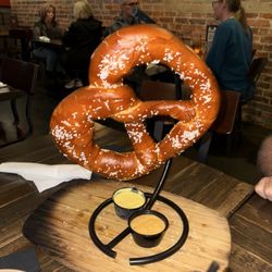 Jekyll & Hyde Taphouse and Grill - Bavarian pretzel appetizer