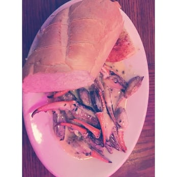 Louie's - Delicious crab claws - appetizer - Dive Bars Near Me - Dallas, Texas