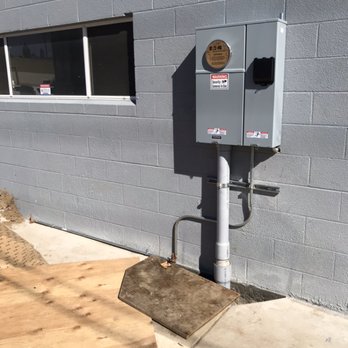 Pacific Electrical - 200 amp, 3 phase, 208v, commercial meter main. With new underground feeders. - Electricians Near Me Pacific Electrical - 200 amp, 3 phase, 208v, commercial meter main. With new underground feeders. - Electricians Near Me