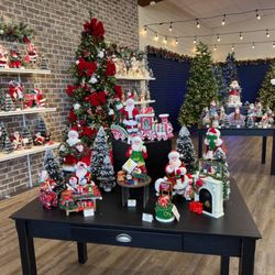 Callisters Christmas - Pre-lit Artificial Christmas Trees and Clothtique Possible Dreams Santas by Department 56