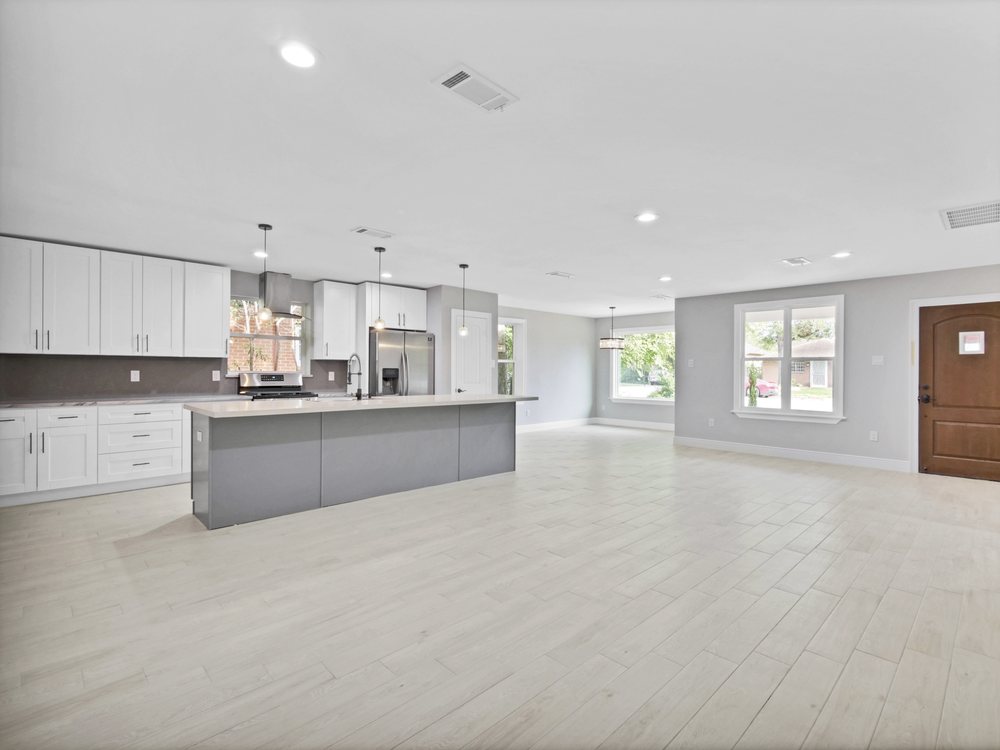 Slide of Gold Hammer Renovations