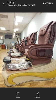 AT Nails by null