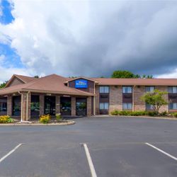 Baymont by Wyndham Delaware - Guest room
