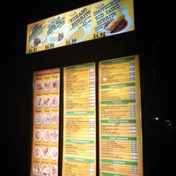 Los Beto's - Menu at night