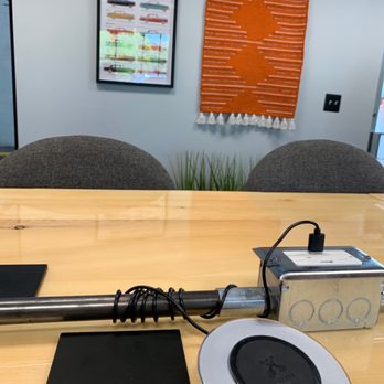 California Hand Wash - Waiting area with chargers - Auto Detailing Near Me - Suwanee, Georgia California Hand Wash - Waiting area with chargers - Auto Detailing Near Me - Suwanee, Georgia