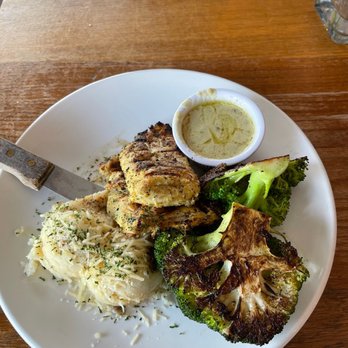 The Corner Grille - Lemon Pepper Chicken & Broccoli - Breakfast & Brunch Near Me - College Park, Georgia