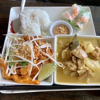 Siam Cuisine - Yellow curry and pad Thai dinner special - Thai Near Me - Anchorage, Alaska