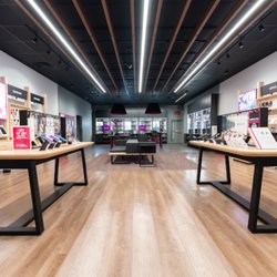 T-Mobile Experience Store