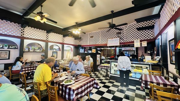 Lorna's Italian Kitchen by null