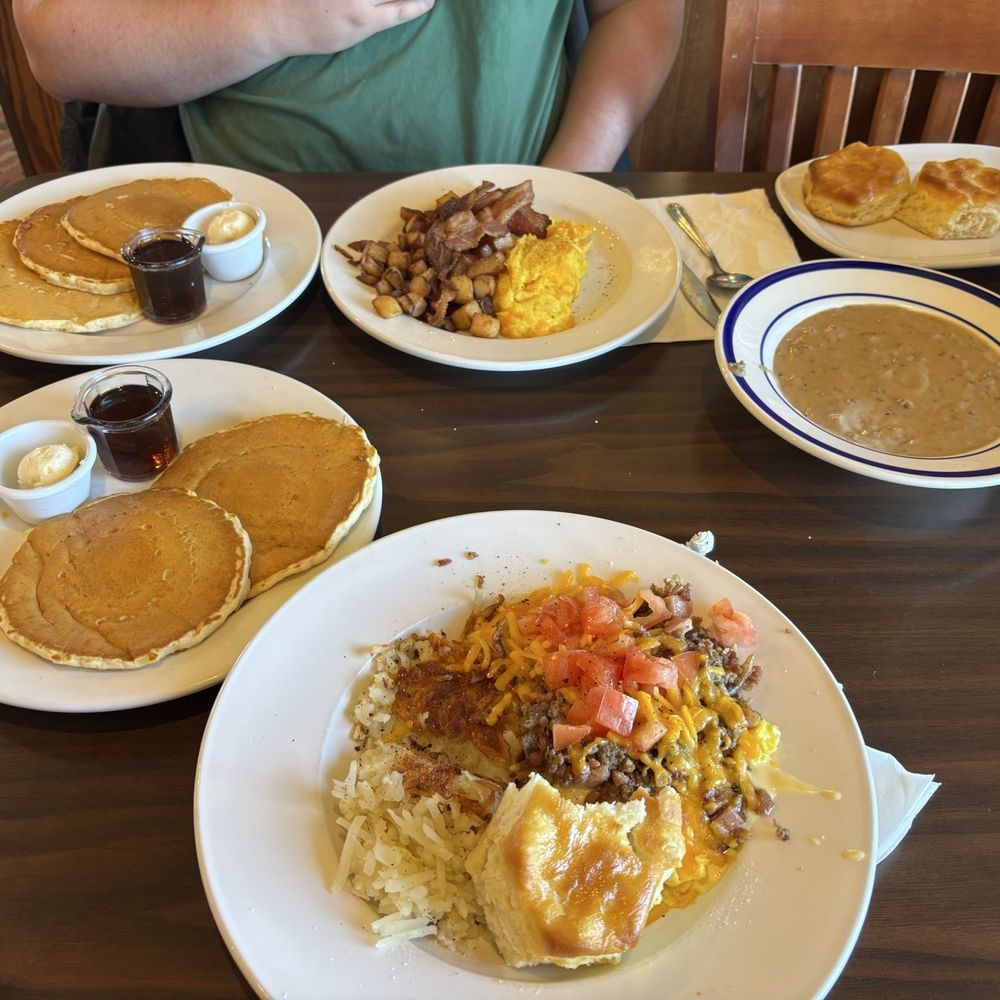 Bob Evans - A bunch of food - American Near Me - Mount Laurel, New Jersey