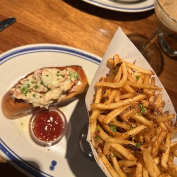 Hudson House - Lobster Roll - American Near Me - Dallas, Texas Hudson House - Lobster Roll - American Near Me - Dallas, Texas