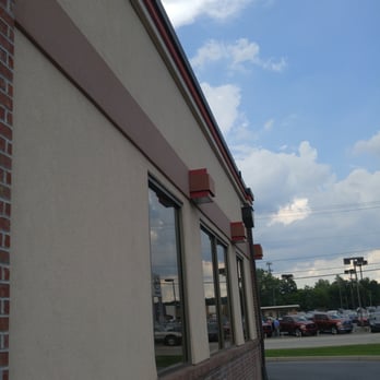 Wendy's - a view of the outside of a restaurant - Fast Food Near Me - Lebanon, Pennsylvania Wendy's - a view of the outside of a restaurant - Fast Food Near Me - Lebanon, Pennsylvania
