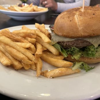 Kingsland Kitchen - Brunch Burger - Breakfast & Brunch Near Me - Portland, Oregon Kingsland Kitchen - Brunch Burger - Breakfast & Brunch Near Me - Portland, Oregon