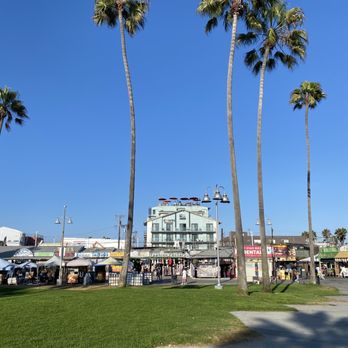 Venice Statepark - Great hotels and restaurants - Beaches Near Me - Venice, California Venice Statepark - Great hotels and restaurants - Beaches Near Me - Venice, California