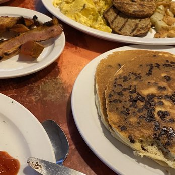 Le Peep - Burnt bacon, burnt pancakes - Breakfast & Brunch Near Me - Edison, New Jersey