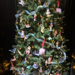 Murdough's Christmas Barn - Ocean tree