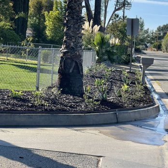 Incredible Landscape - Front yard ... new great curve appeal! Planting completed - Landscaping Near Me Incredible Landscape - Front yard ... new great curve appeal! Planting completed - Landscaping Near Me