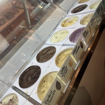 Jeni's Splendid Ice Creams - Desserts Near Me - Los Angeles, California Jeni's Splendid Ice Creams - Desserts Near Me - Los Angeles, California