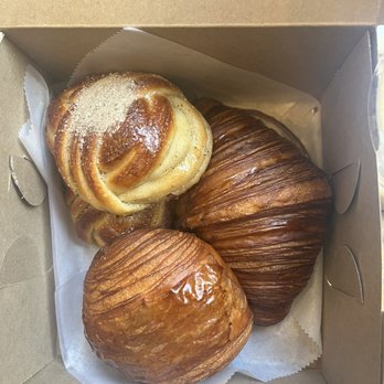 La Cabra - cardamom bun, chocolate croissant, croissant - Bakeries Near Me - New York, New York