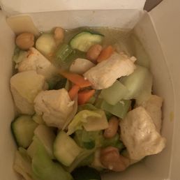 Cashew nut tofu in garlic sauce. There is no sign of garlic sauce. Just a bunch of boiled veggies, tofu pieces and some cashews sprinkled.