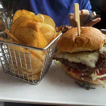 Finney's Crafthouse - Orange - Peggy's chicken sandwich - New American Near Me - Orange, California