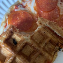 Waffles Pizza - Review of pizza bottom