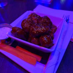 Boneless wings; BW3s quality was WAY better service! Boneless wings; BW3s quality was WAY better service!