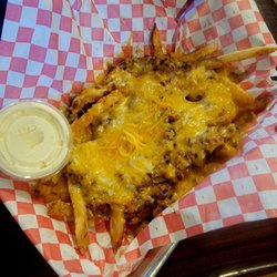 Spiro's Wingz & Ale - Wings and Chili Cheese Fries!