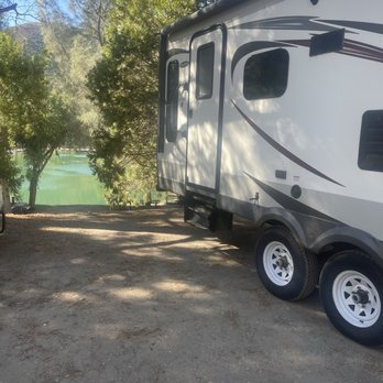 Mountain Lakes Resort - Backing right up getting ready for a beautiful holiday weekend overlooking the lake - Campgrounds Near Me - Lytle Creek, California
