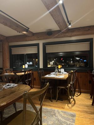 Lakehouse Grille by null
