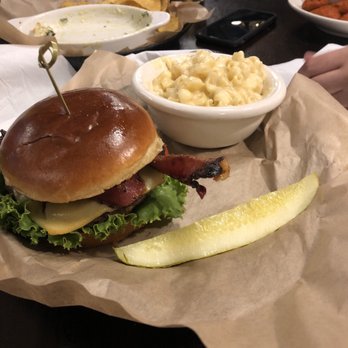 Harry Caray's - Tavern Burger - Sports Bars Near Me - Chicago, Illinois