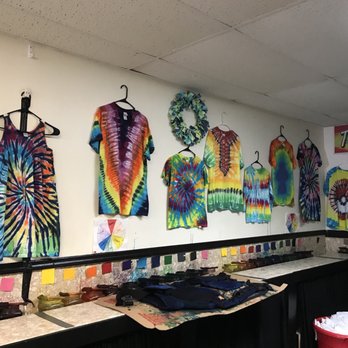 Tye Dye It Yourself - There are a lot of different patterns and prints that they'll teach you how to dye. - Kids Activities Near Me - Virginia Beach, Virginia Tye Dye It Yourself - There are a lot of different patterns and prints that they'll teach you how to dye. - Kids Activities Near Me - Virginia Beach, Virginia