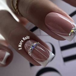 B More Nails Bar