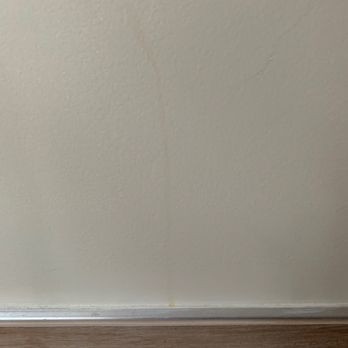 Ocean View Inn - Stains on bathroom wall - Hotels Near Me - Montara, California Ocean View Inn - Stains on bathroom wall - Hotels Near Me - Montara, California