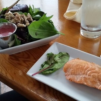 Bridgewater Bistro - Cranberry salad with salmon - New American Near Me - Astoria, Oregon Bridgewater Bistro - Cranberry salad with salmon - New American Near Me - Astoria, Oregon