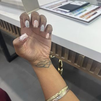 Glow Me & Nails - Like how cute with the cateye - Nail Salons Near Me - Chino, California