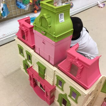 Savers - Freaking amazing doll house $10 - Thrift Stores Near Me - Dublin, California