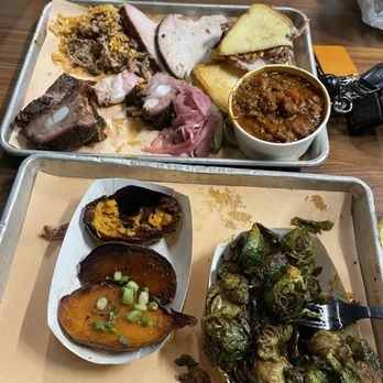Federalist Pig - The Sampler. - Barbeque Near Me - Washington, DC, District of Columbia