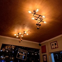 Ian & Kye’s Pizza - Interior