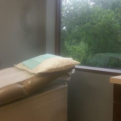 Texas Oncology-Presbyterian Cancer Center Dallas - Exam room