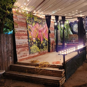 Artisan Craft Bar - Outdoor Stage - Distilleries Near Me - San Antonio, Texas