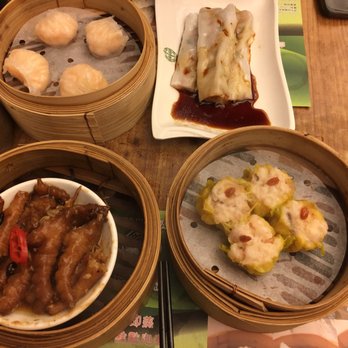 添好運 - Shrimp dumpling (ha gao) beef rice noodles ( gnao cherng), phoenix claw (chicken feet aka fun g jiao) siu mai. LOL excuse the spelling - Dim Sum Near Me - Hong Kong, HK