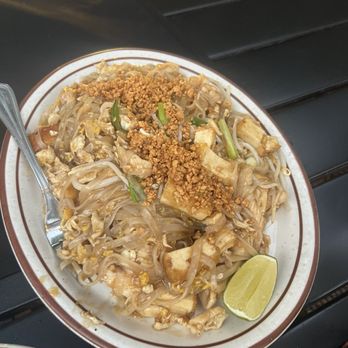Sopa Thai Cuisine - Chicken Pad Thai - Thai Near Me - Nevada City, California Sopa Thai Cuisine - Chicken Pad Thai - Thai Near Me - Nevada City, California