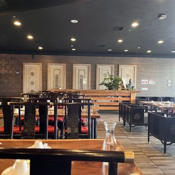 Tian Fu - Restaurant interior - Chinese Near Me - Seattle, Washington