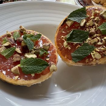 The Osprey - Brûlée grapefruit - Seafood Near Me - Orlando, Florida