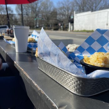 Spiced Right Ribhouse - Outdoor seating area that faces busy street - Barbeque Near Me - Roswell, Georgia Spiced Right Ribhouse - Outdoor seating area that faces busy street - Barbeque Near Me - Roswell, Georgia