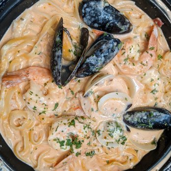 Andiamo Takeout Bistro - Linguine Alla Pescatore - Italian Near Me - Williamsville, New York