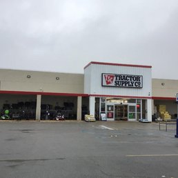 Exterior photo of Tractor Supply - Greencastle, Indiana Exterior photo of Tractor Supply - Greencastle, Indiana